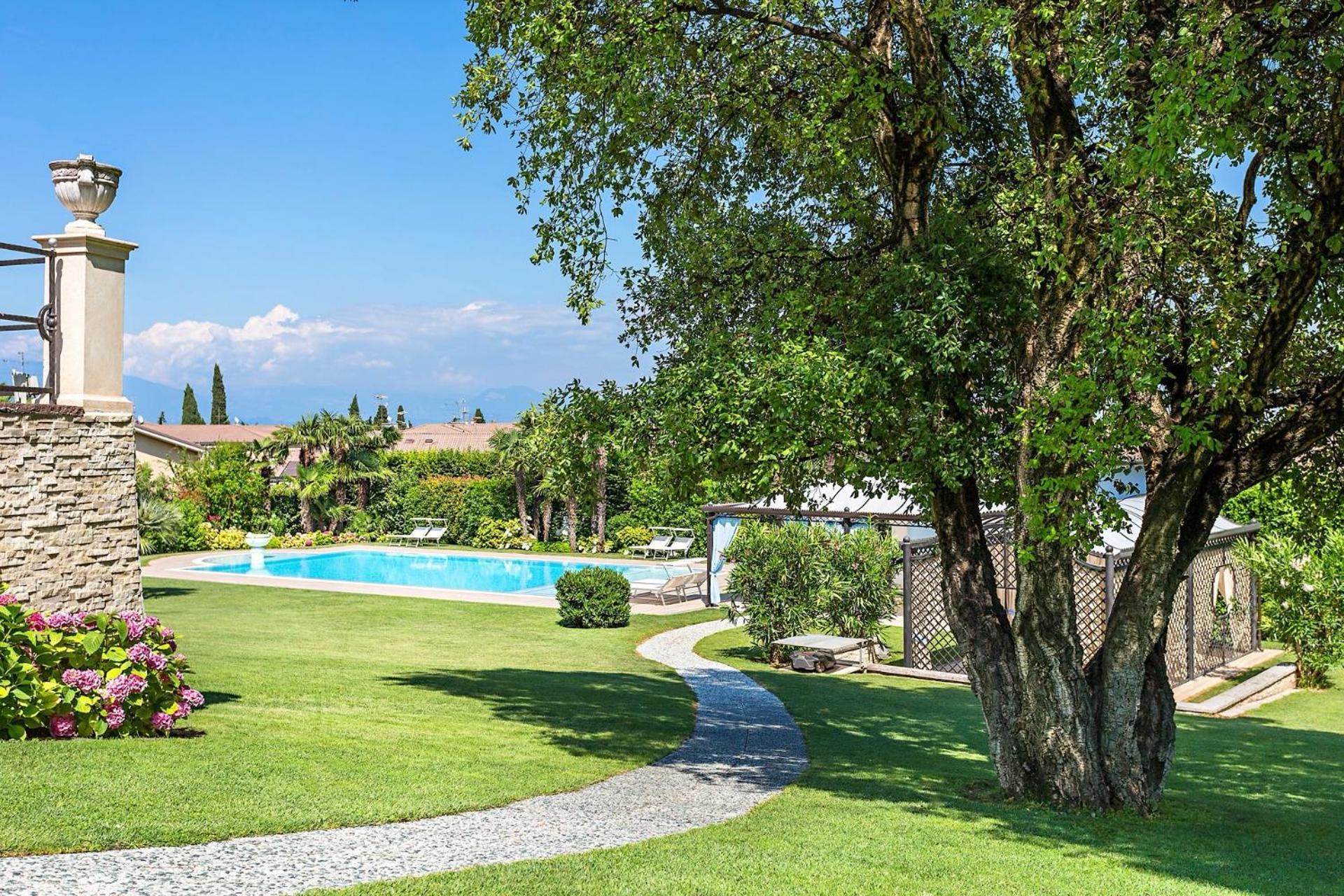 Villa Angela - Italian Homing Desenzano del Garda Buitenkant foto